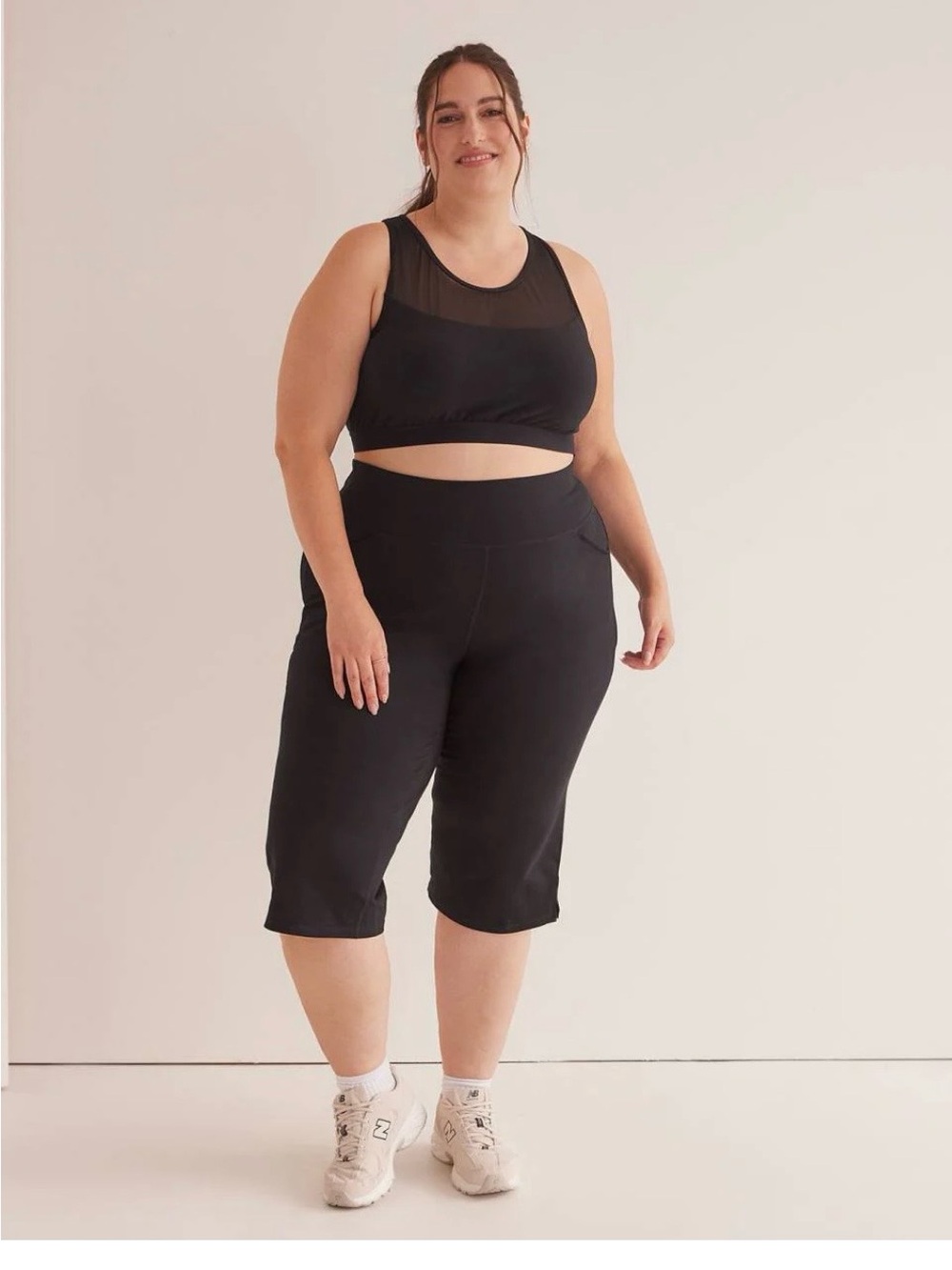 2/$20 - 2X - Black Active Capri Pants